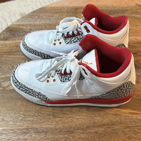 Worn once. Jordan Kids Air Jordan 3 "Cardinal" sneakers size 7Y - Picture 3 of 5